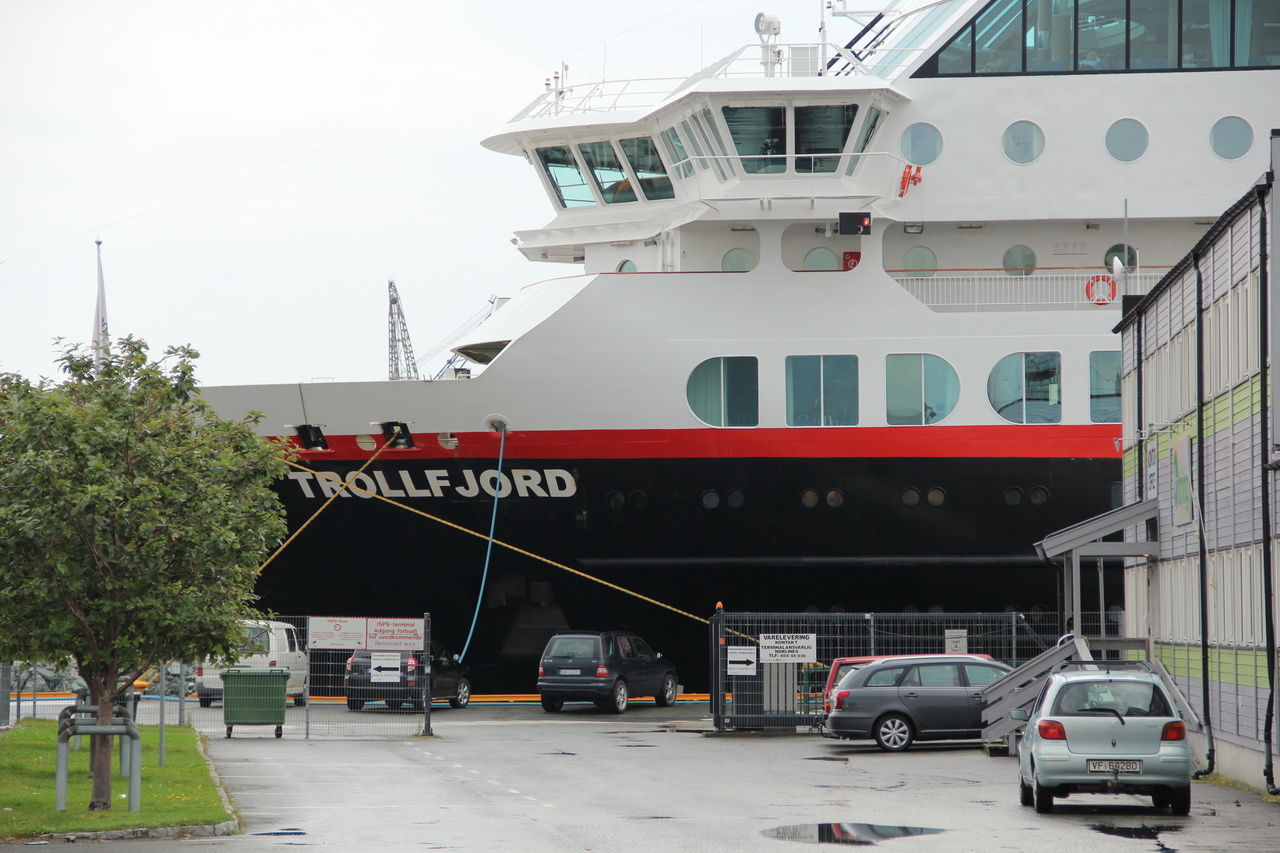 MS Trollfjord Hurtigruten Bergen