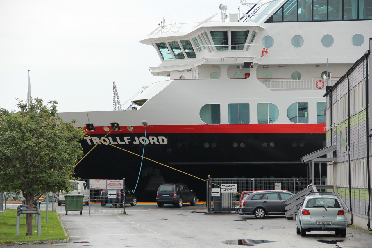 MS Trollfjord Hurtigruten Bergen