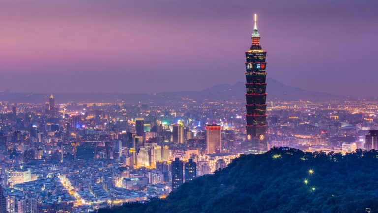 A Taipei 101 felhőkarcoló 728 tonnás ingája sikeresen verte vissza a 225 km/h-s tájfun támadását