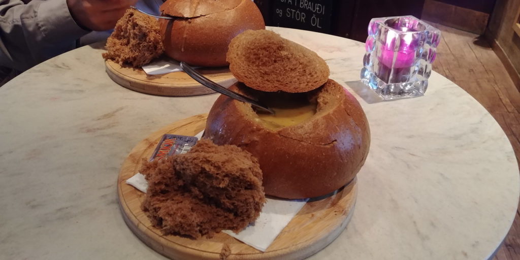 izlandi bárány leves cipóban