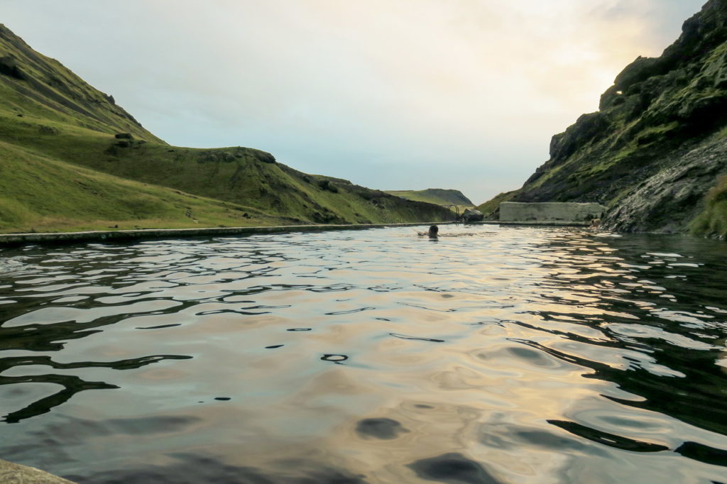 Seljavallalaug medence Izland