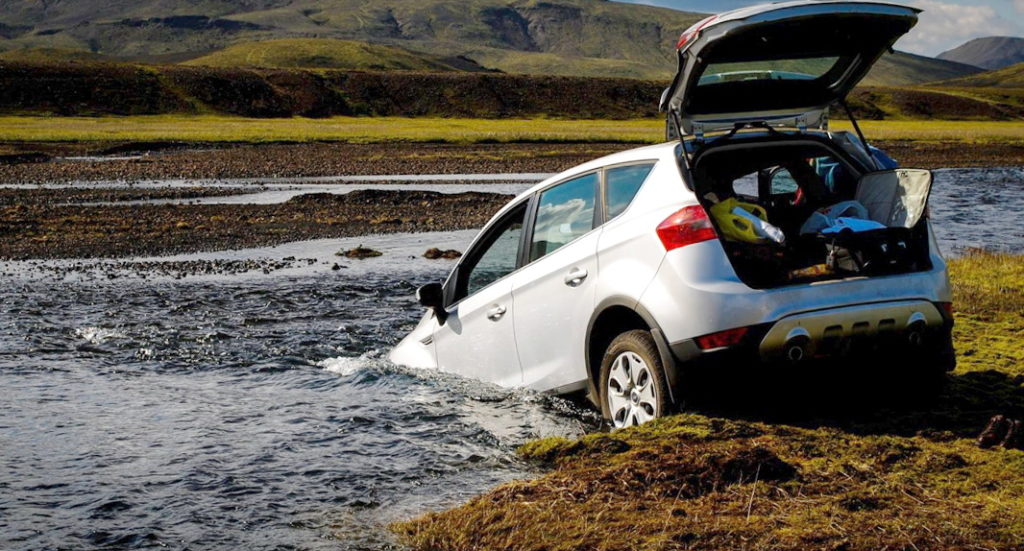 folyón átkelés izalndon