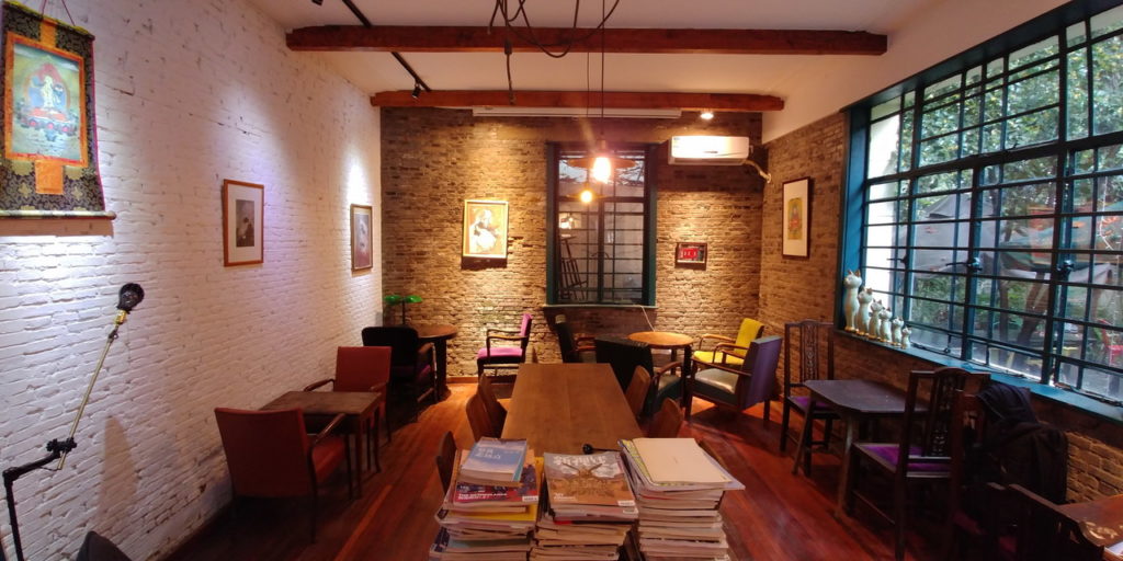 1984 könyvesbolt kávézó café Sanghaj