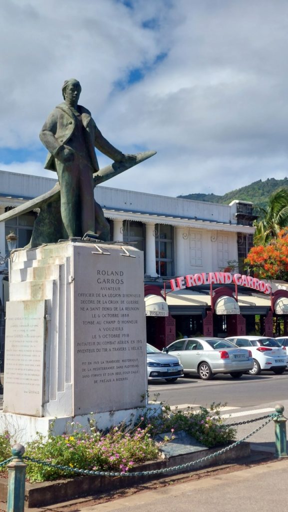 Roland Garros, Saint-Denis - Reunion fővárosa