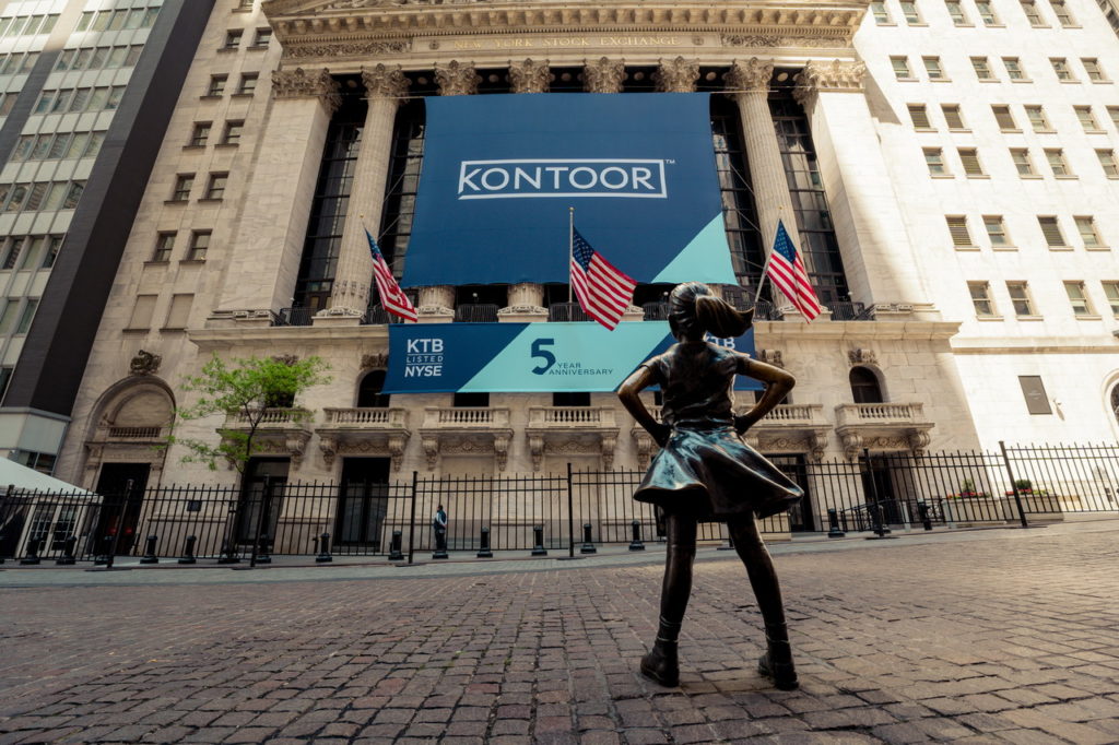 Fearless Girl NYSE Wall Street