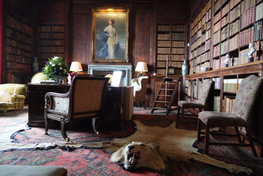 Skócia látnivalók könyvtárszoba