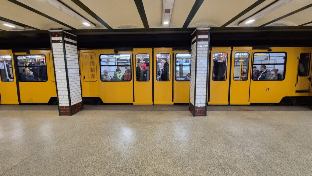 Budapest Kisföldalatti Metro M1